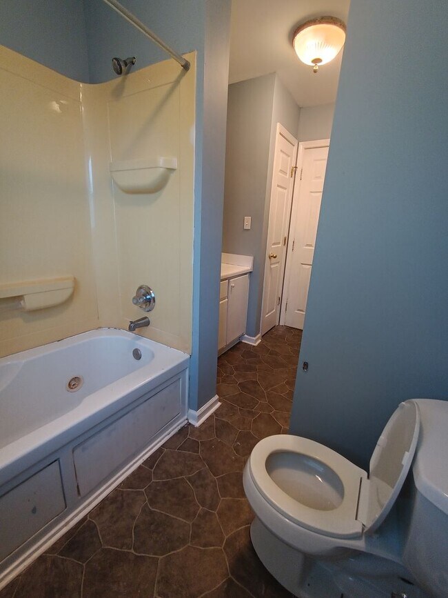 Building Photo - Half off first month rent move in special