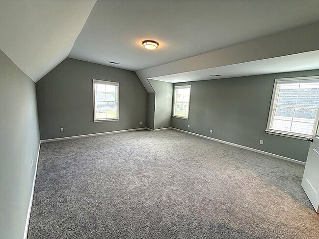 Building Photo - 1157 Mountain Side Dr