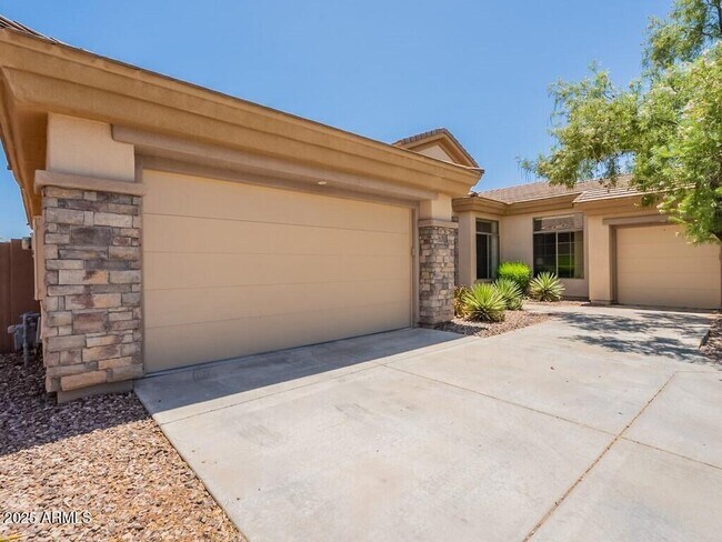 Building Photo - 40505 N Lytham Ct