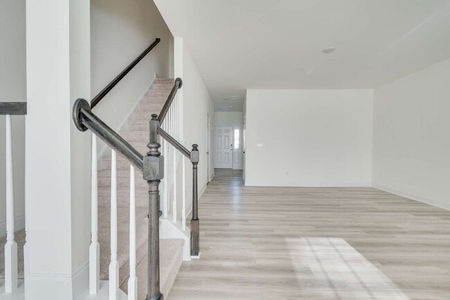 Building Photo - 3-Bed Townhouse in Franklinton with Update...