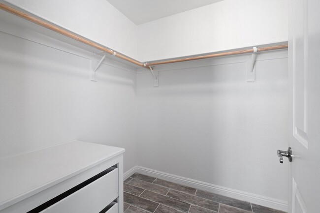 Building Photo - Beautiful 4-Bedroom, 2.5-Bathroom Home in ...