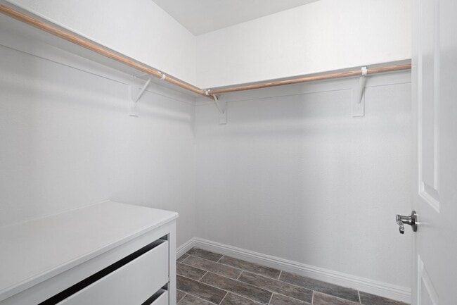 Building Photo - Beautiful 4-Bedroom, 2.5-Bathroom Home in Victorville, CA