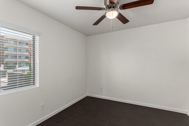 Building Photo - 3034 N 35th St