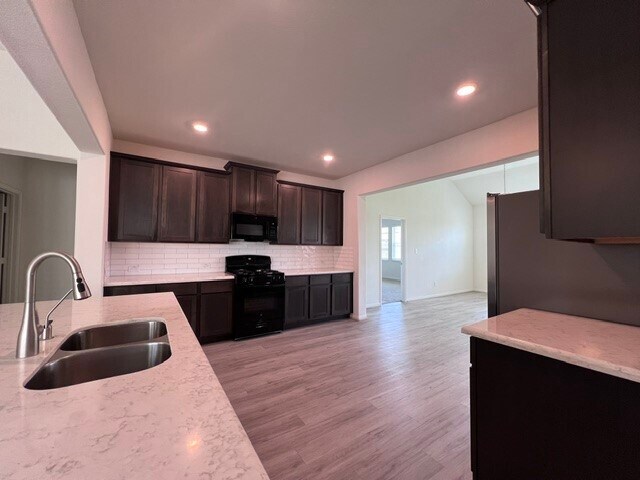 Building Photo - 14147 Little River Dr