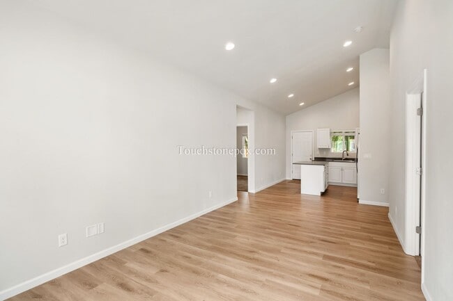 Building Photo - 3BD|1.5BA Home in Park Lane Neighborhood