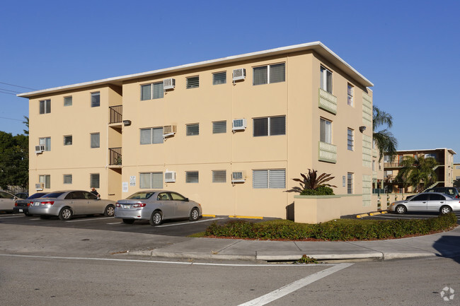 Building Photo - Renedo Apartments