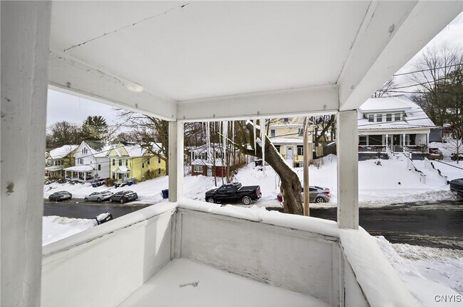 Building Photo - 162 Reed Ave