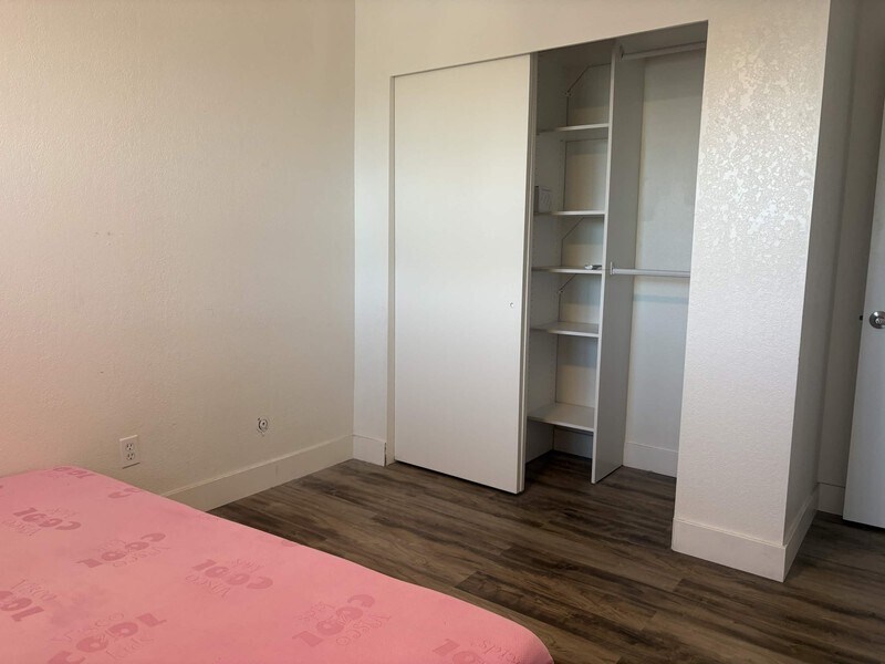 Building Photo - 110 S 800 E