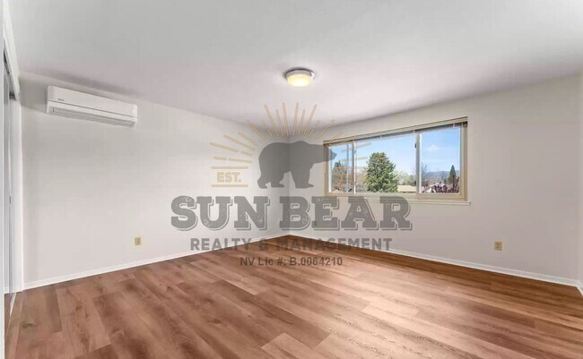 Building Photo - 4 Bedroom in Reno!!!  Great Location!