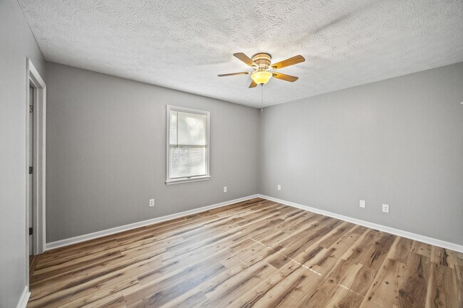 Building Photo - 1060 Butler Dr