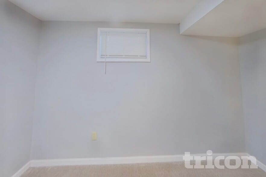 Building Photo - 910 Foothills Ct