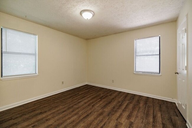 Building Photo - 112 Upland Ct