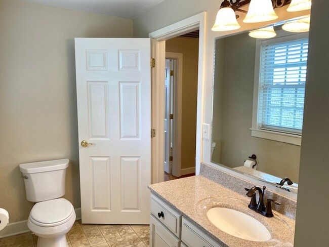 Building Photo - JUST REDUCED!!  Gorgeous 3 Bedroom Renovat...