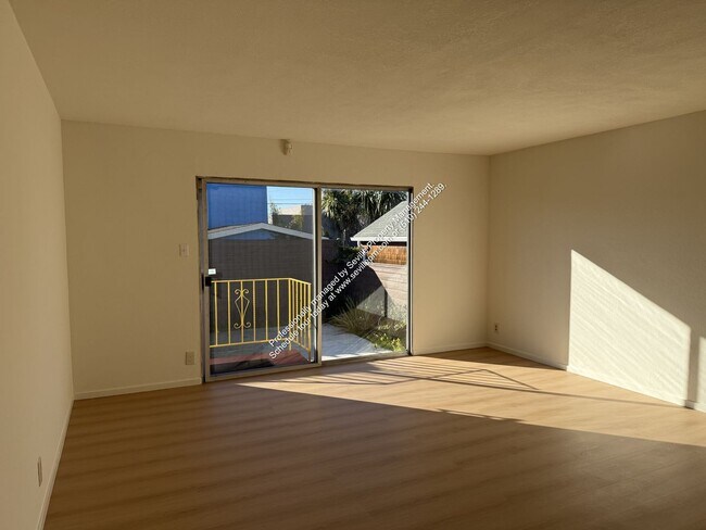 Building Photo - Berkeley Gem w/plenty of outdoor space...available now!