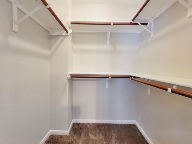 Building Photo - Beautiful Single Family - 4/BR 2.5/BA
