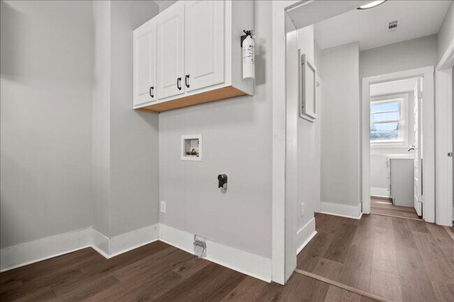 Building Photo - 109 Winston St