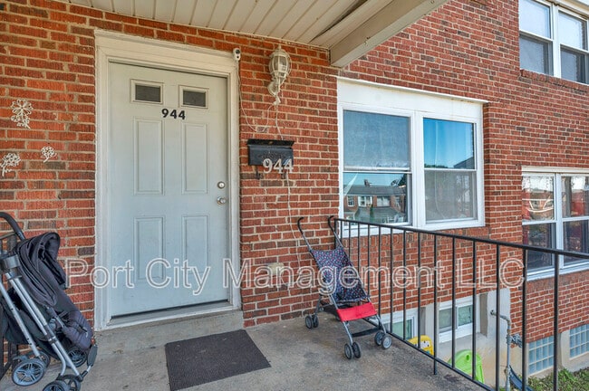 Building Photo - 944 Dalton Ave
