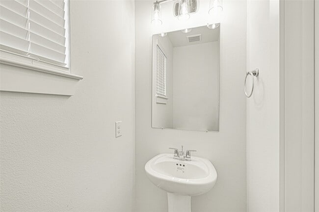 Building Photo - 31823 Autumn Spur Ln