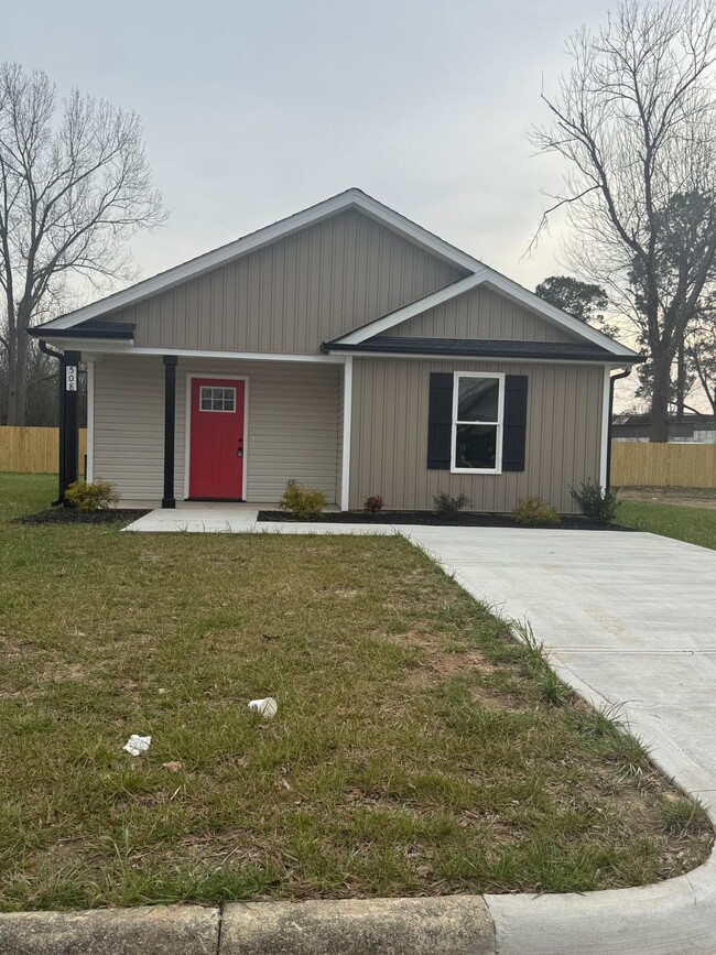 Building Photo - 508 Crump St