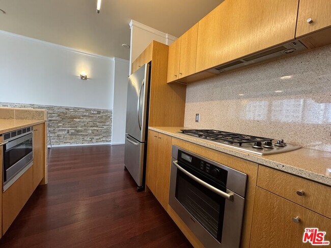 Building Photo - 1155 S Grand Ave