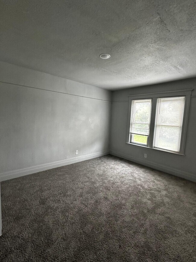 Building Photo - 5409 Fischer St