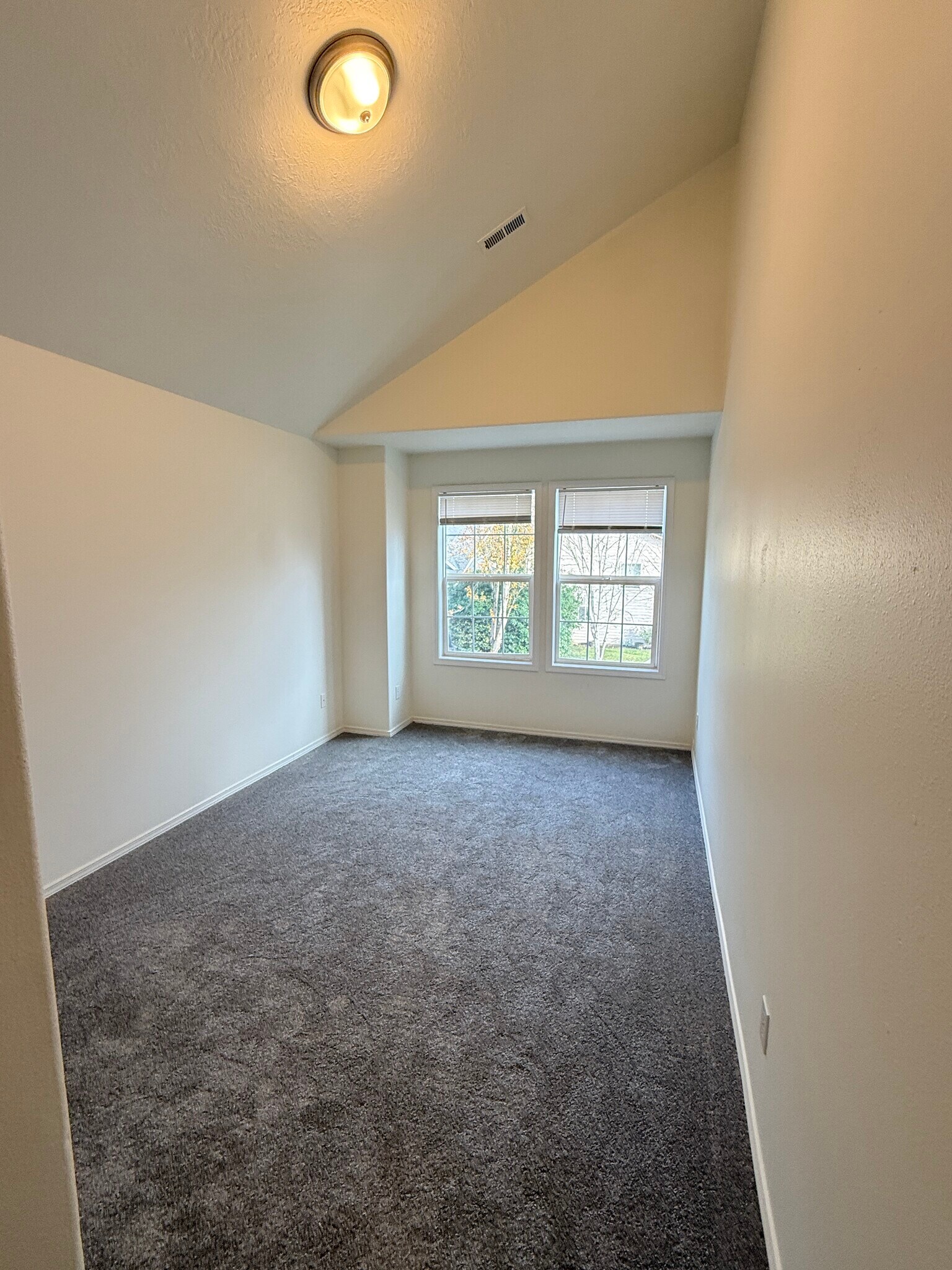 Building Photo - 3277 NE 14th Ave