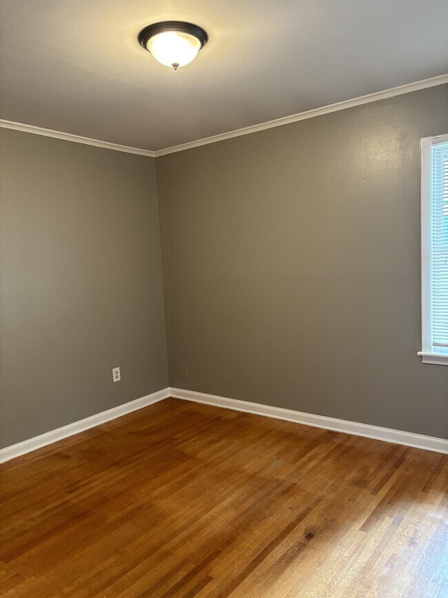 Building Photo - 4923 Parkside Ave