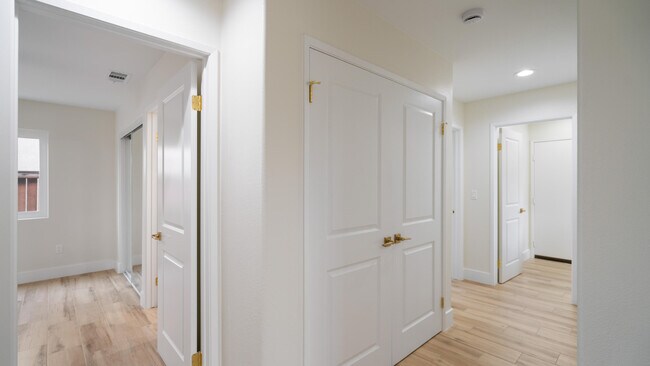 Building Photo - 48509 Calle Carmello