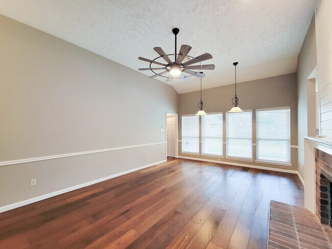 Building Photo - 14407 Sun Harbor Dr