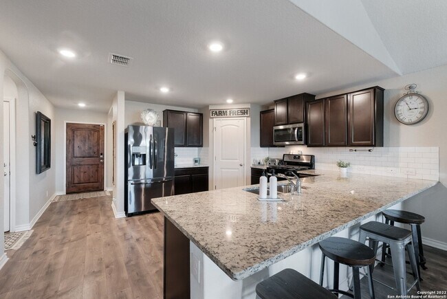 Building Photo - 5927 Hindes Stone