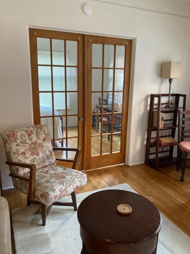 Building Photo - The Metz Apartments - 1 bedroom