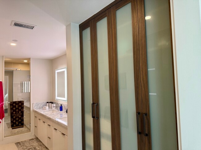 Building Photo - 197 Holokahiki Ln