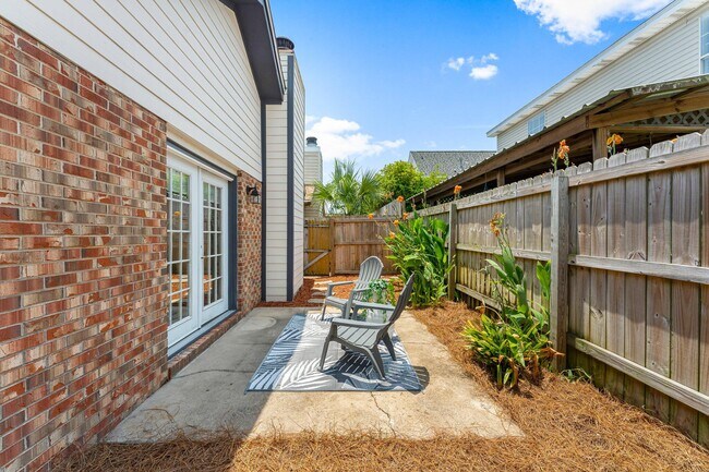 Building Photo - 237 Indian Oaks Dr