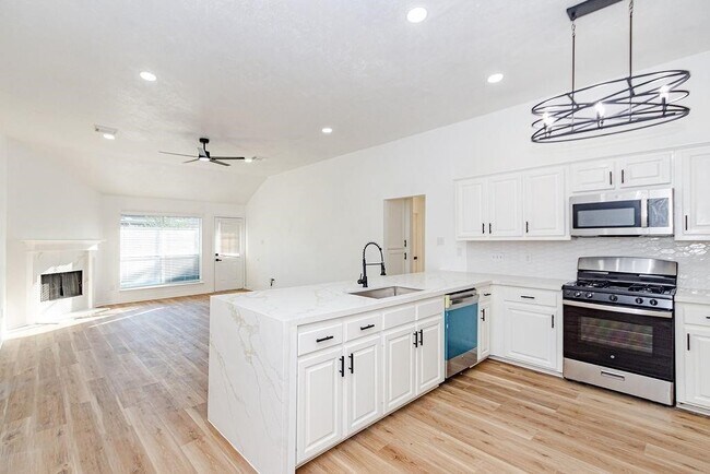 Building Photo - 3718 Brighton Ln