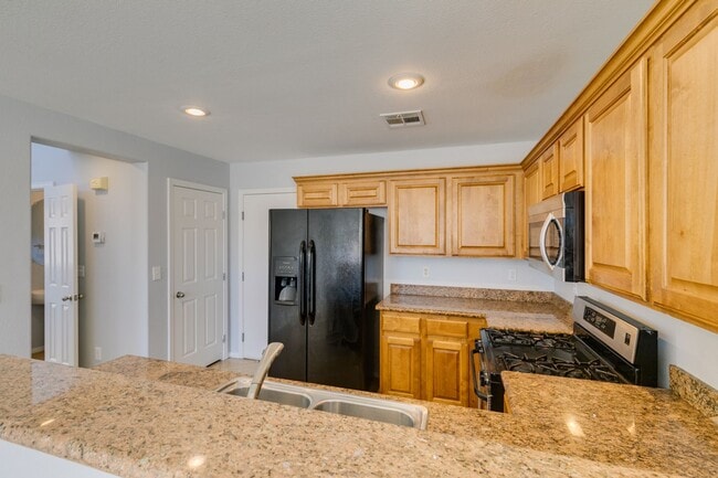 Building Photo - Bright & Spacious Home with Open Layout and Prime Location