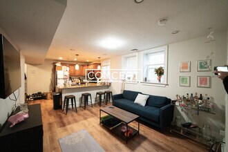 Building Photo - 719 Parker St