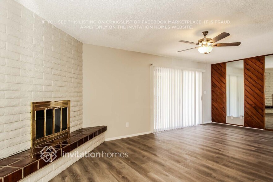 Building Photo - 4507 W Gardenia Ave