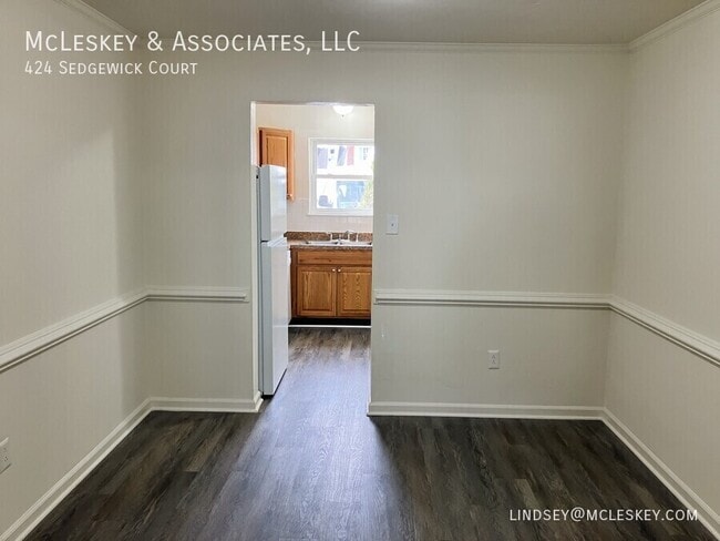 Building Photo - 424 Sedgewick Ct