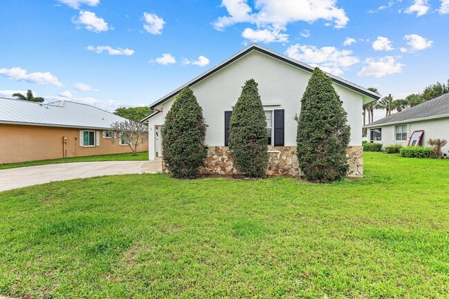 Building Photo - 125 Raintree Trail