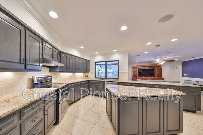 Building Photo - 817 Bannockburn Ave