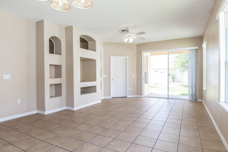 Building Photo - 1342 Sun Meadow Dr