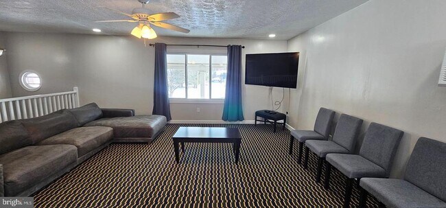 Building Photo - 2645 Valley Ave