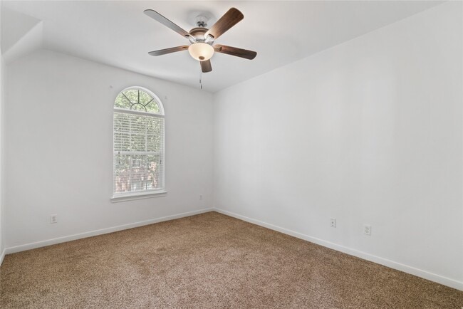 Building Photo - 31 Umbria Ln