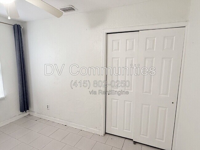 Building Photo - 776 27th Ave N