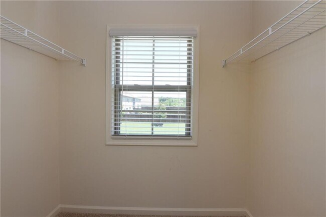 Building Photo - 4255 Sunflower Cir