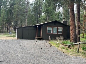 Building Photo - Cozy Cabin Close to Sunriver