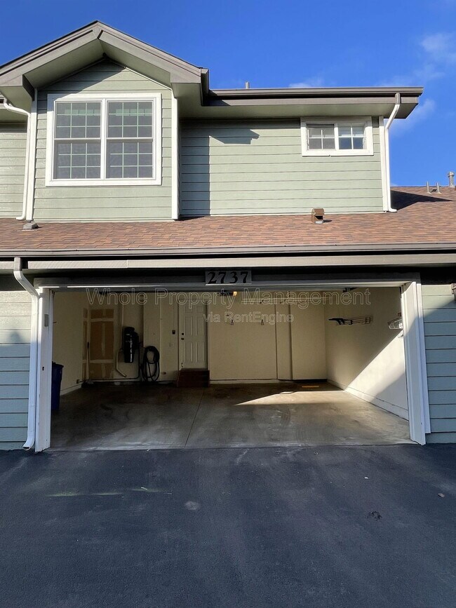 Building Photo - 2737 W Greens Dr