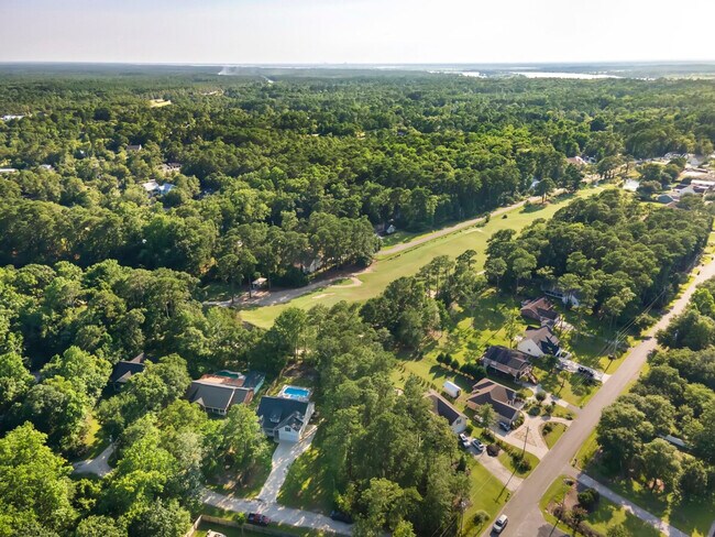 Building Photo - 245 Brace Dr