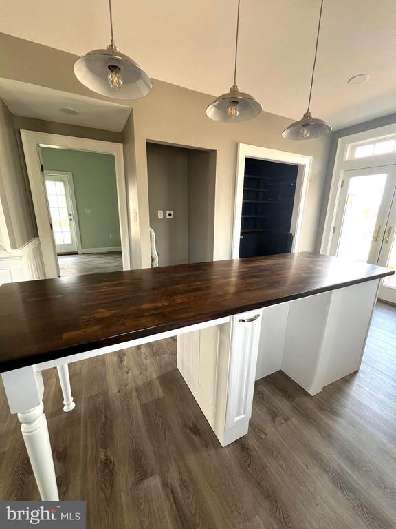 Building Photo - 7617 Old Plank Rd