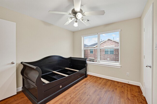 Building Photo - 3730 Main Poplar Dr